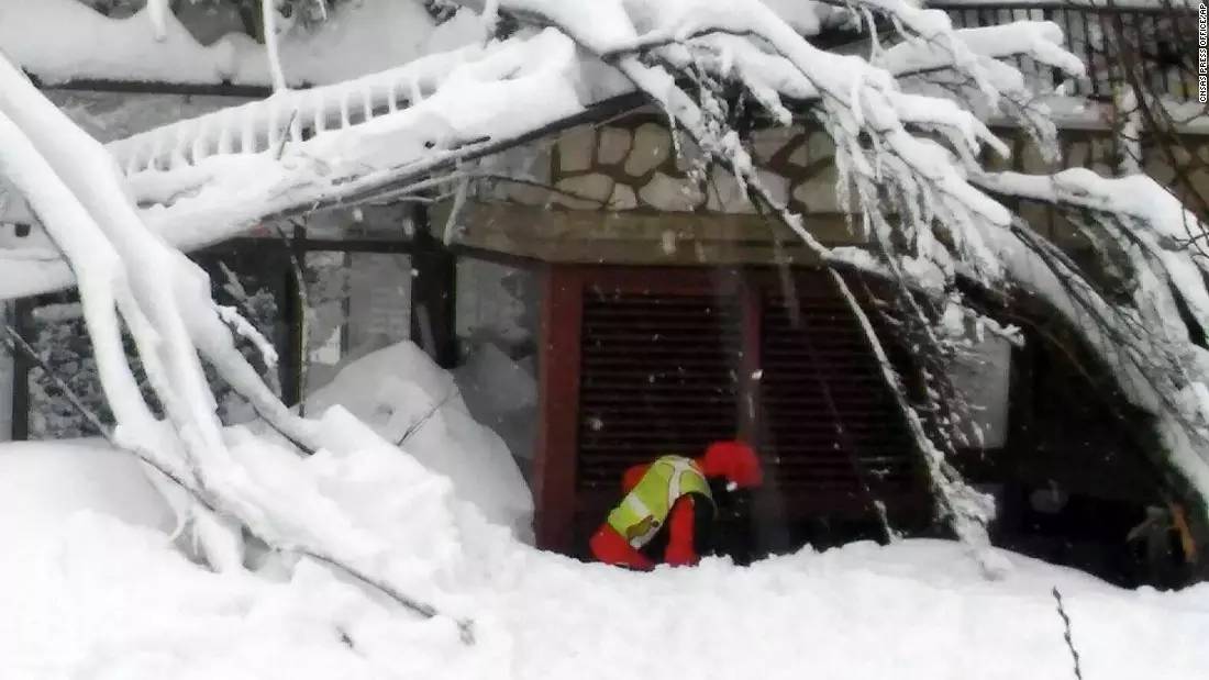  斯特拉斯堡主场遇雪崩惨败巴黎圣曼